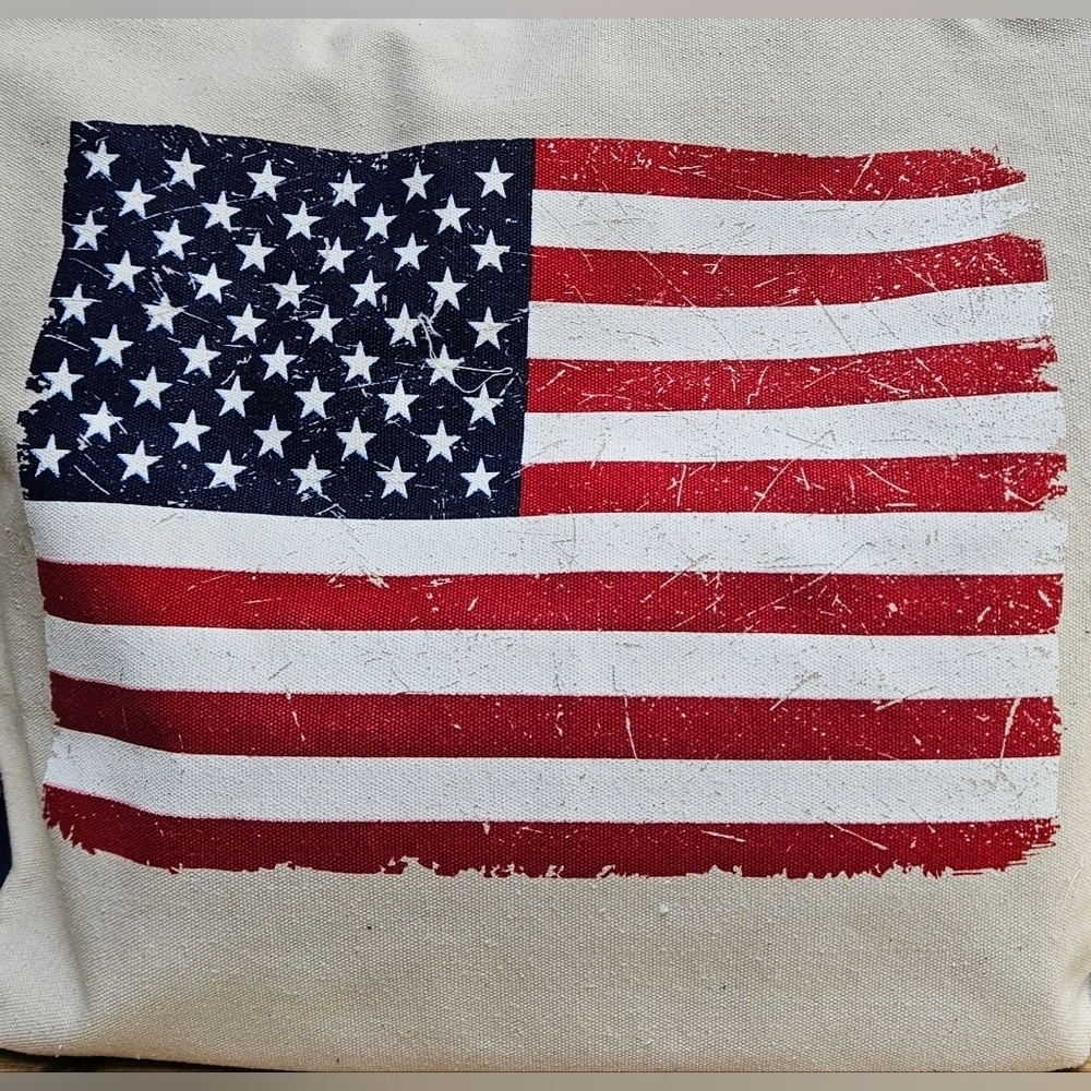 AMERICAN FLAG CANVAS TOTE & WRISTLET - Picture 7 of 7